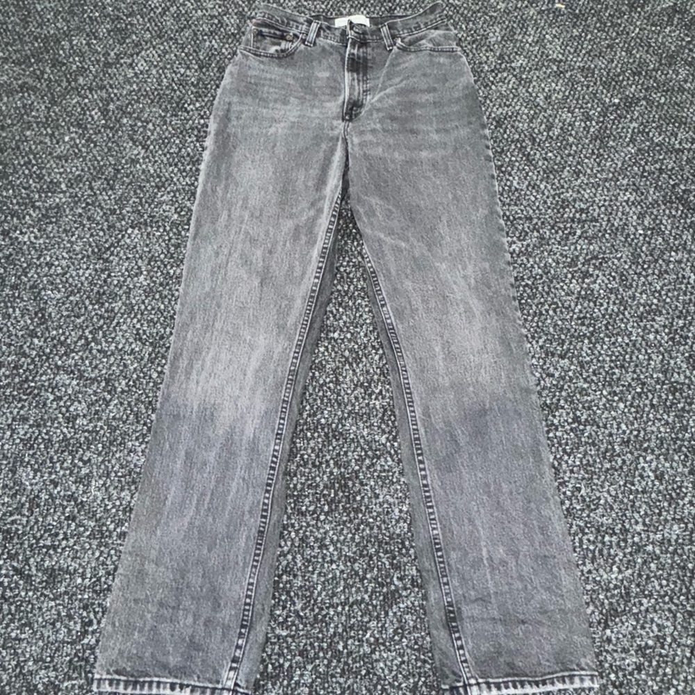 Abercrombie And Fitch 90s Straight High-Rise Jeans in Faded Gray